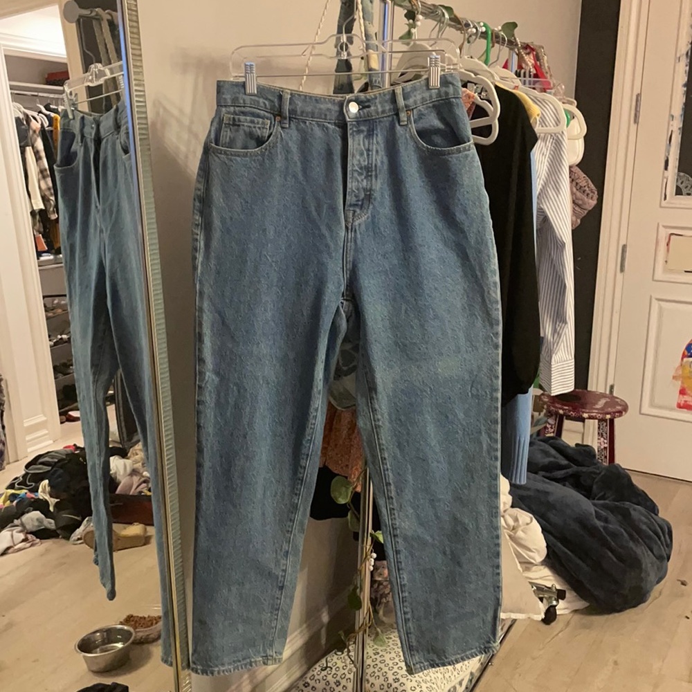 super cute high rise straight jeans